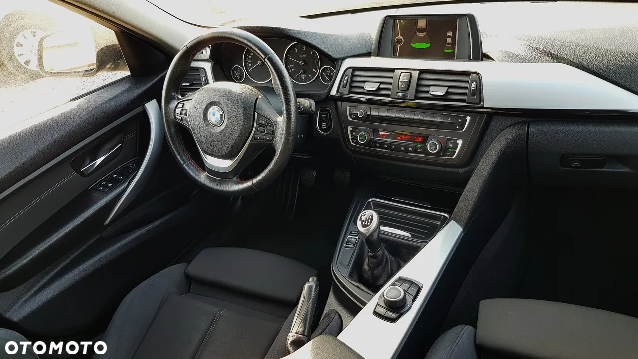 BMW Seria 3 320d Sport Line - 16