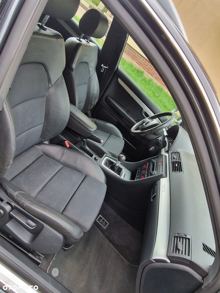 Audi A4 Avant 2.0 T FSI quattro - 18