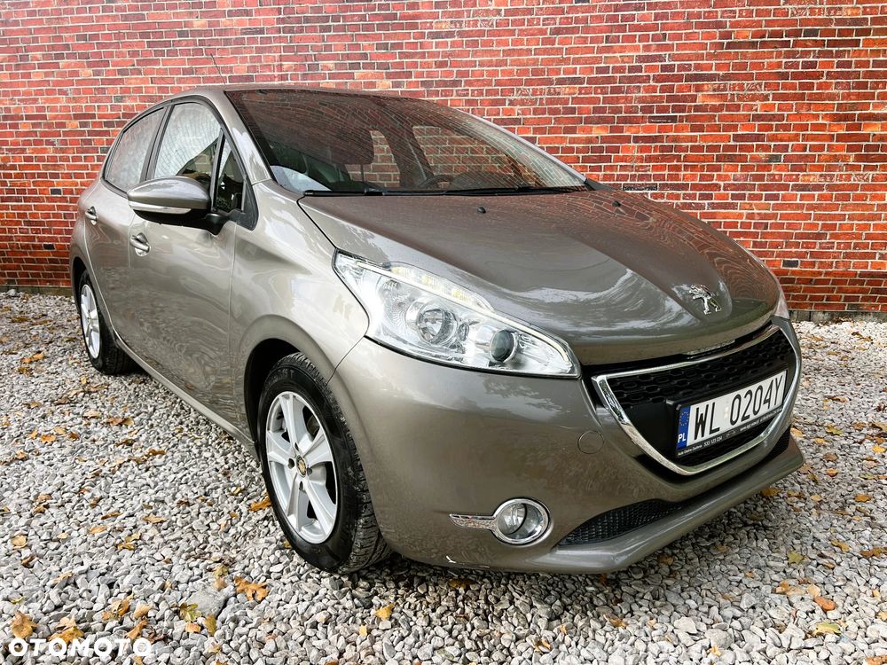 Peugeot 208 - 3
