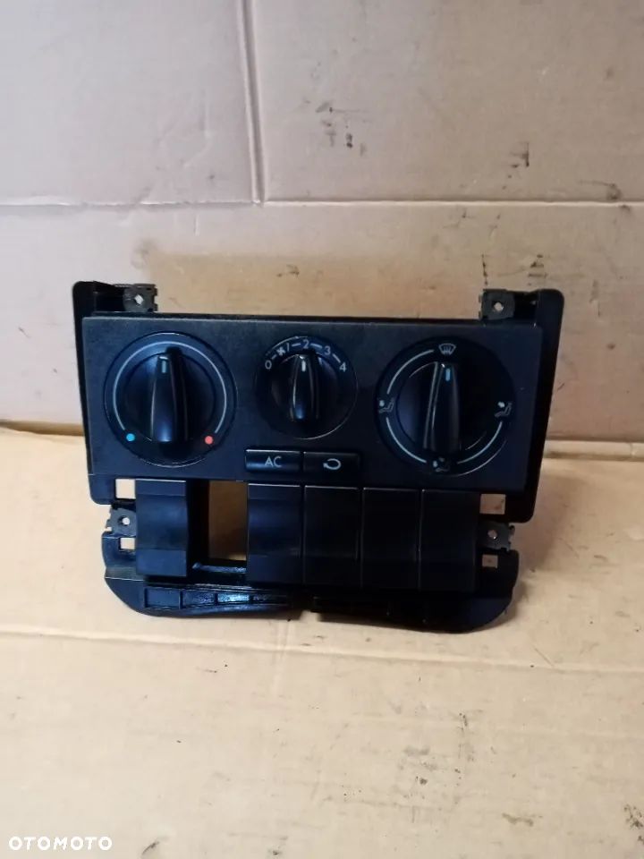 Panel nawiewu klimatyzacji klimy Seat Arosa 6N0858305C - 1