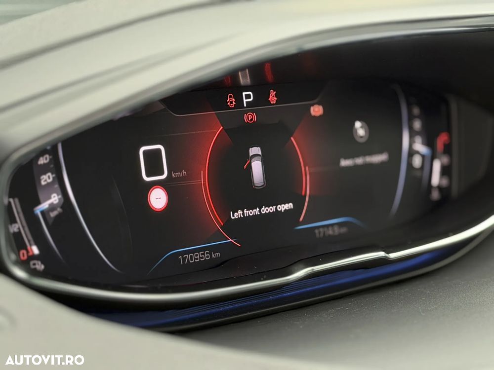 Peugeot 3008 1.2 PureTech 130 EAT8 GT - 21