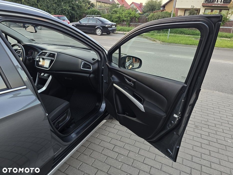 Suzuki SX4 S-Cross 1.4 T Premium - 38