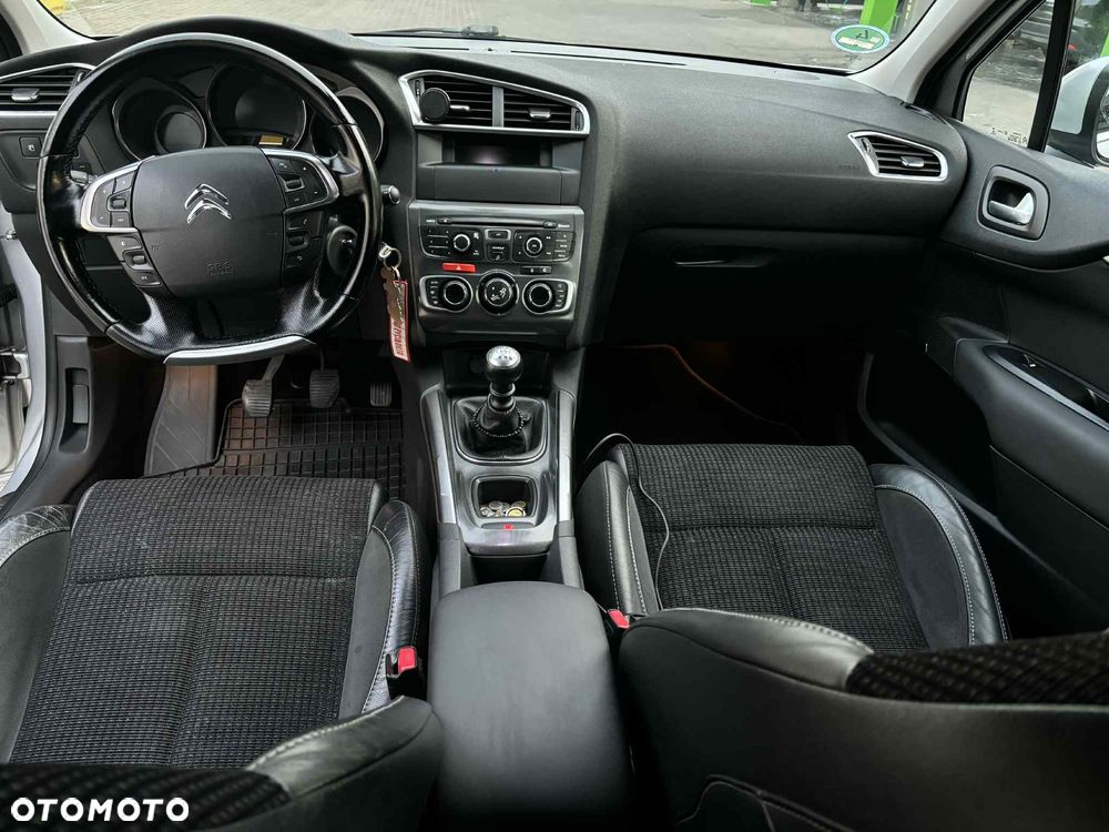 Citroën C4 e-HDi 115 Exclusive - 8