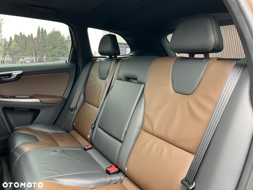 Volvo XC 60 D4 AWD Summum - 33