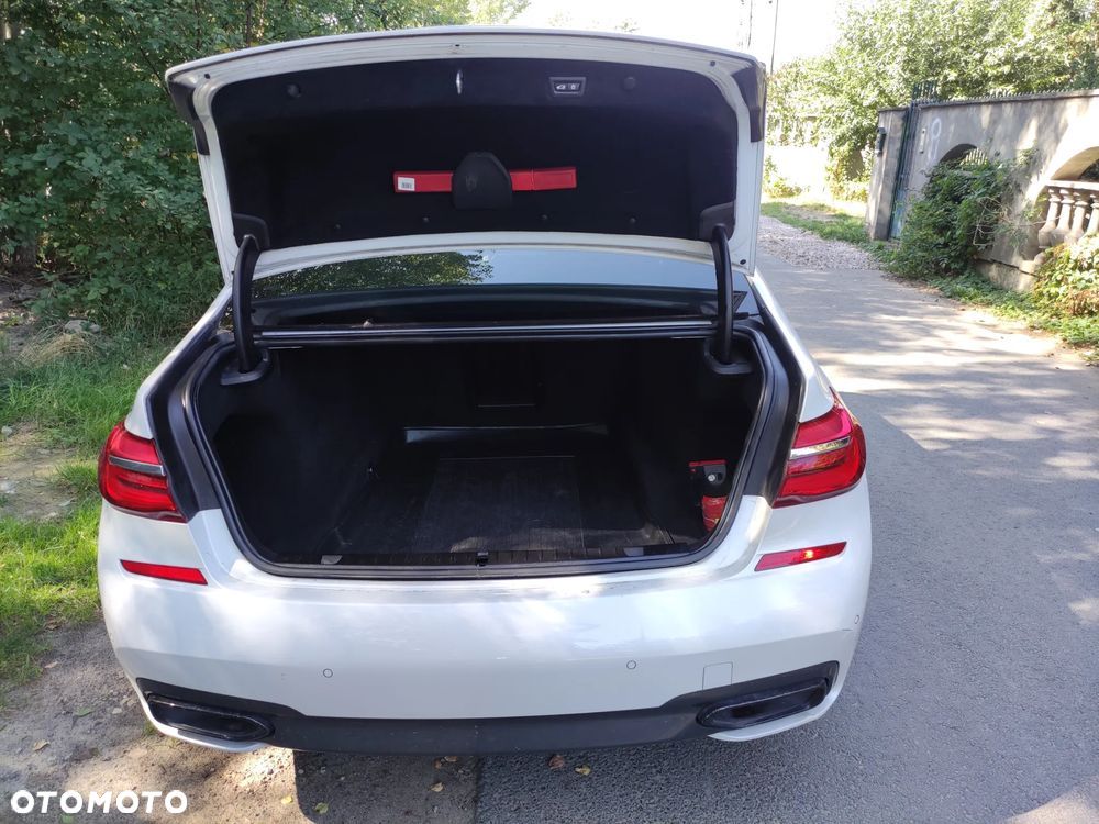 BMW Seria 7 740d xDrive - 9