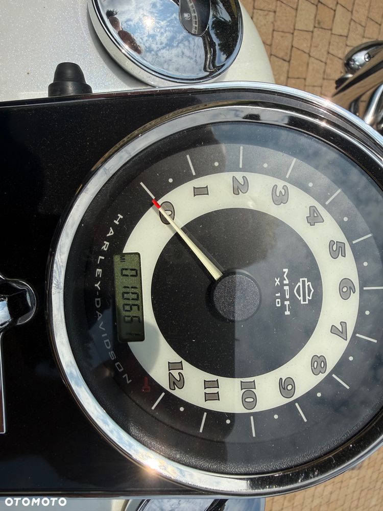 Harley-Davidson Softail Deluxe - 7