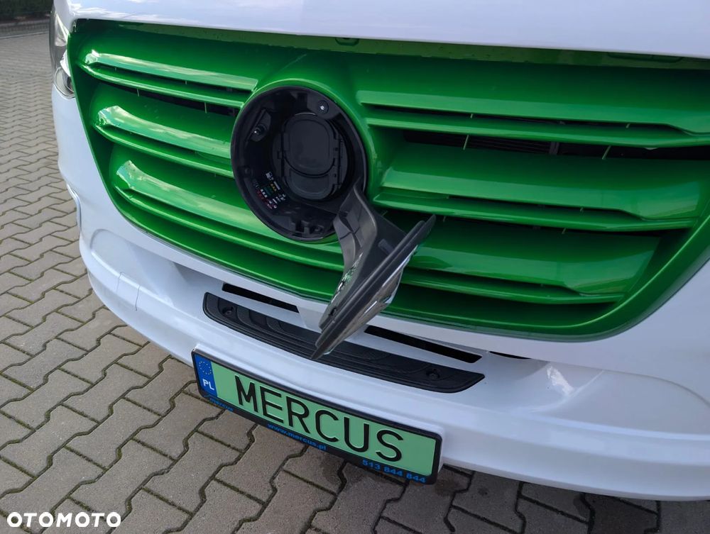 Mercedes-Benz eSprinter - 16