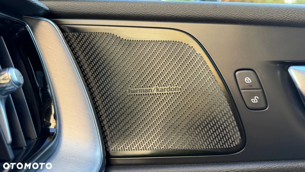 Volvo XC 60 B4 D Geartronic Momentum Pro - 27