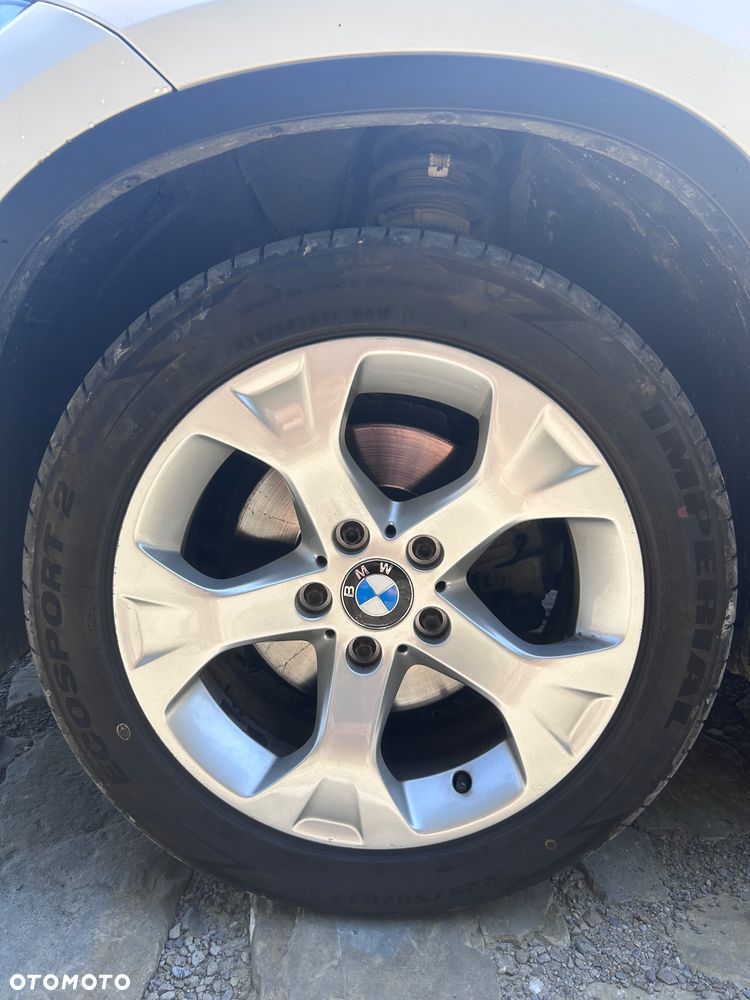 BMW X1 xDrive18d - 10