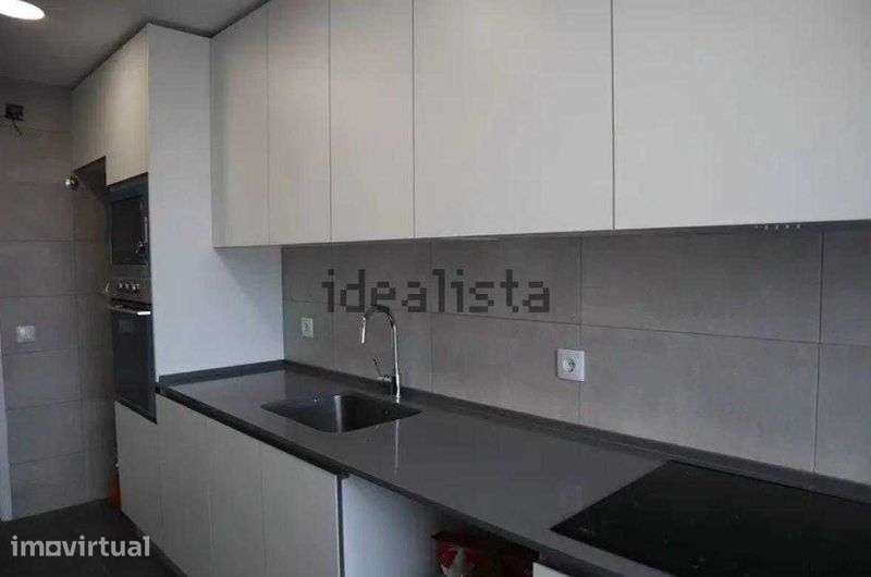 FANTÁSTICO Apartamento totalmente REMODELADO, na Cova da Piedade - Grande imagem: 2/11