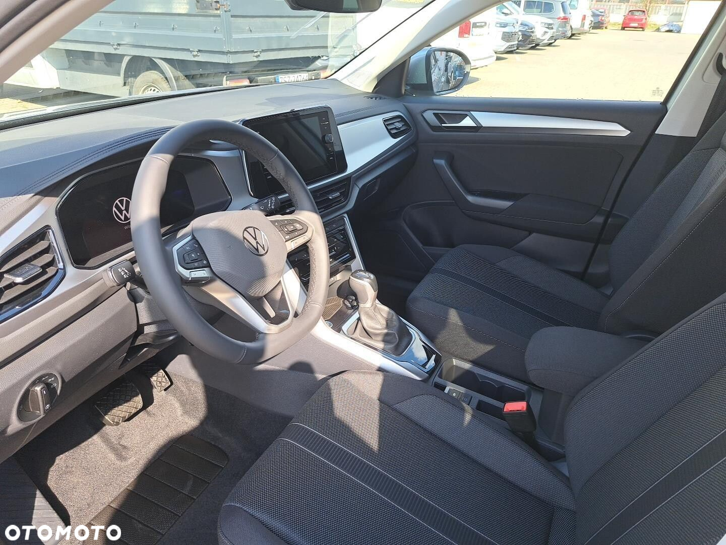 Volkswagen T-Roc - 9