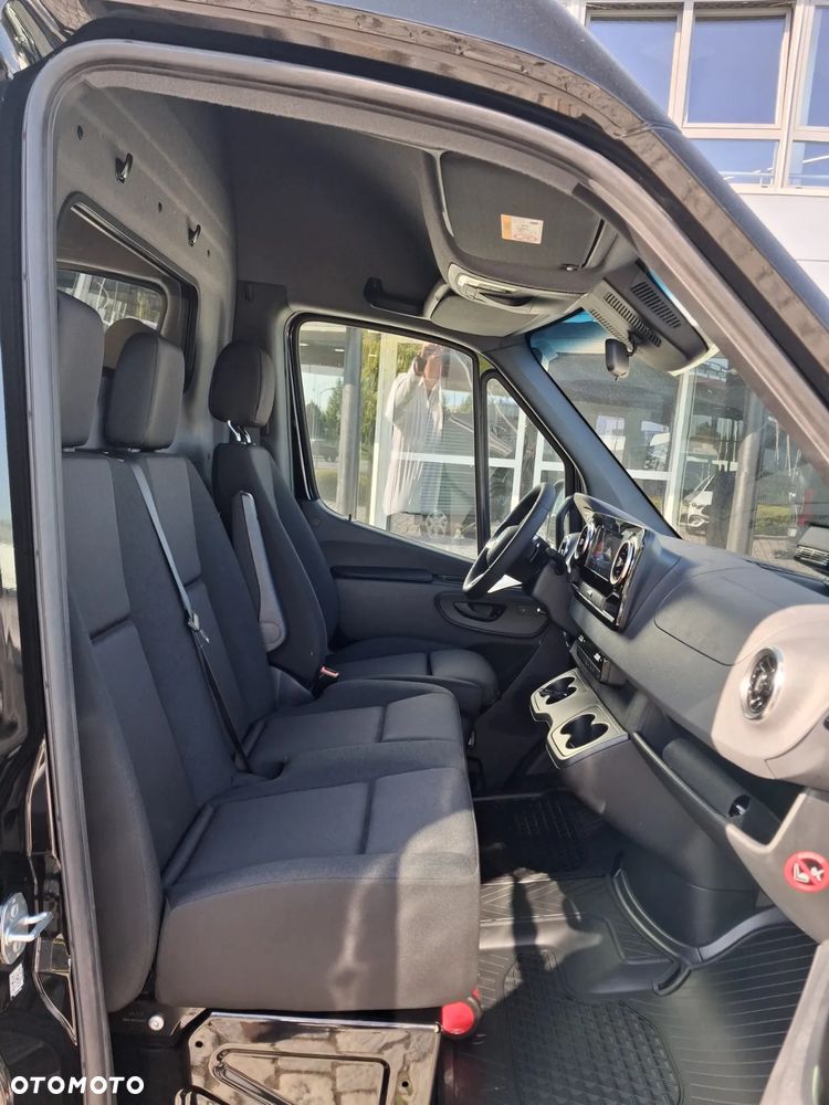 Mercedes-Benz Sprinter 319 PRO 4x4 L3H2 - 12