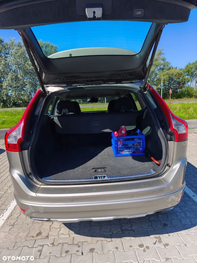 Volvo XC 60 D4 AWD Momentum - 6