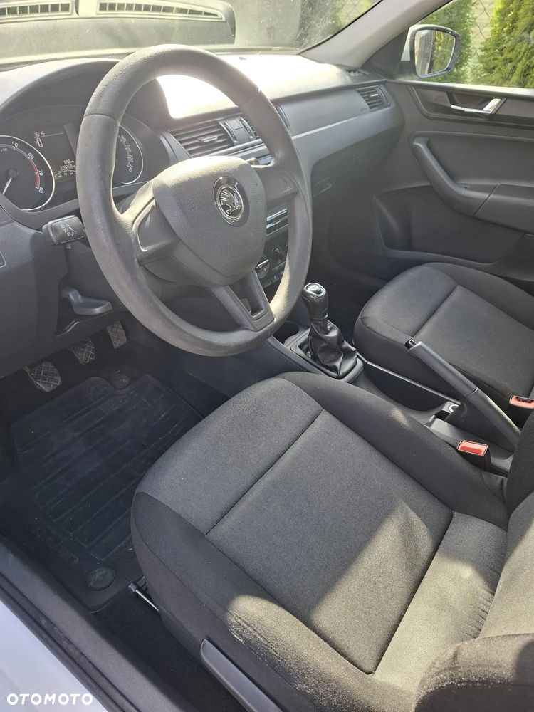 Skoda RAPID 1.0 TSI Active - 8