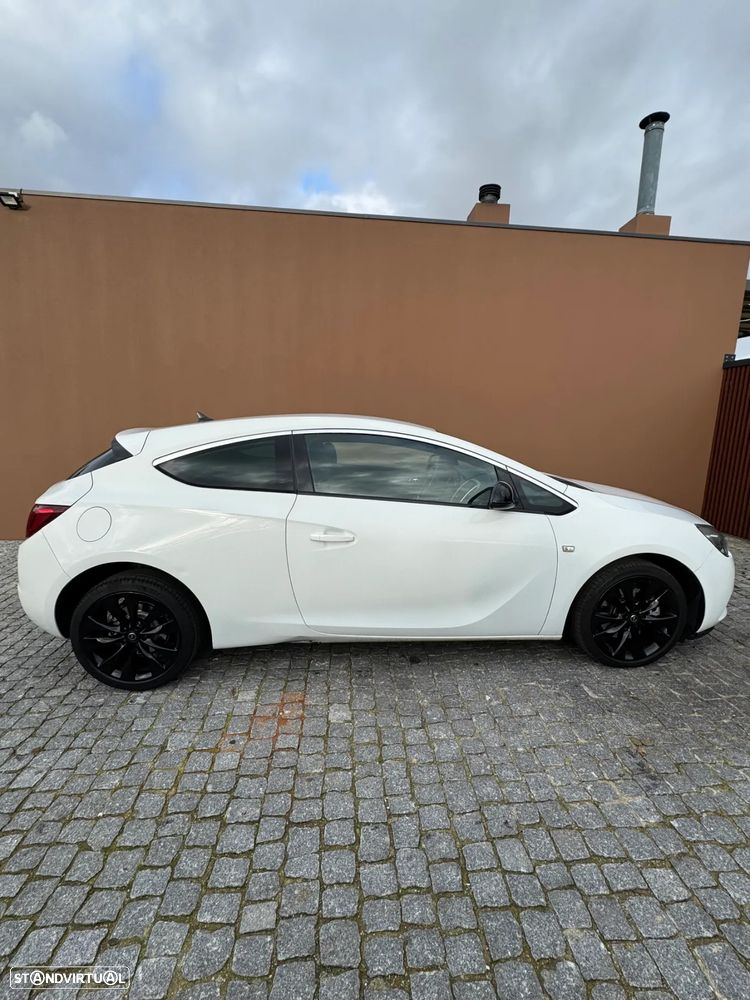 Opel Astra GTC - 7