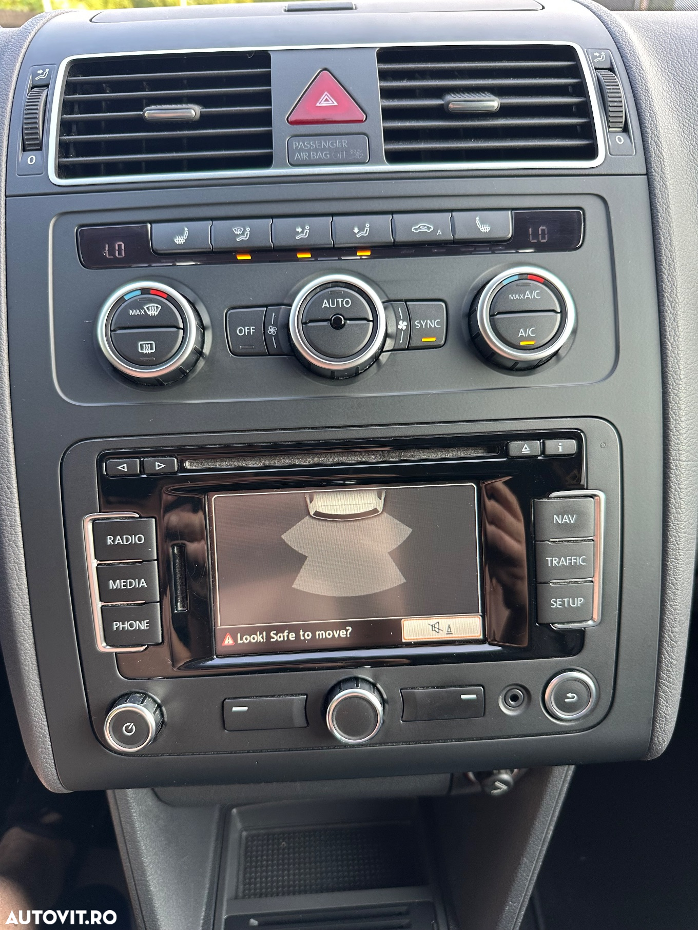Volkswagen Touran 1.6 TDI DPF BlueMotion Technology MATCH - 16