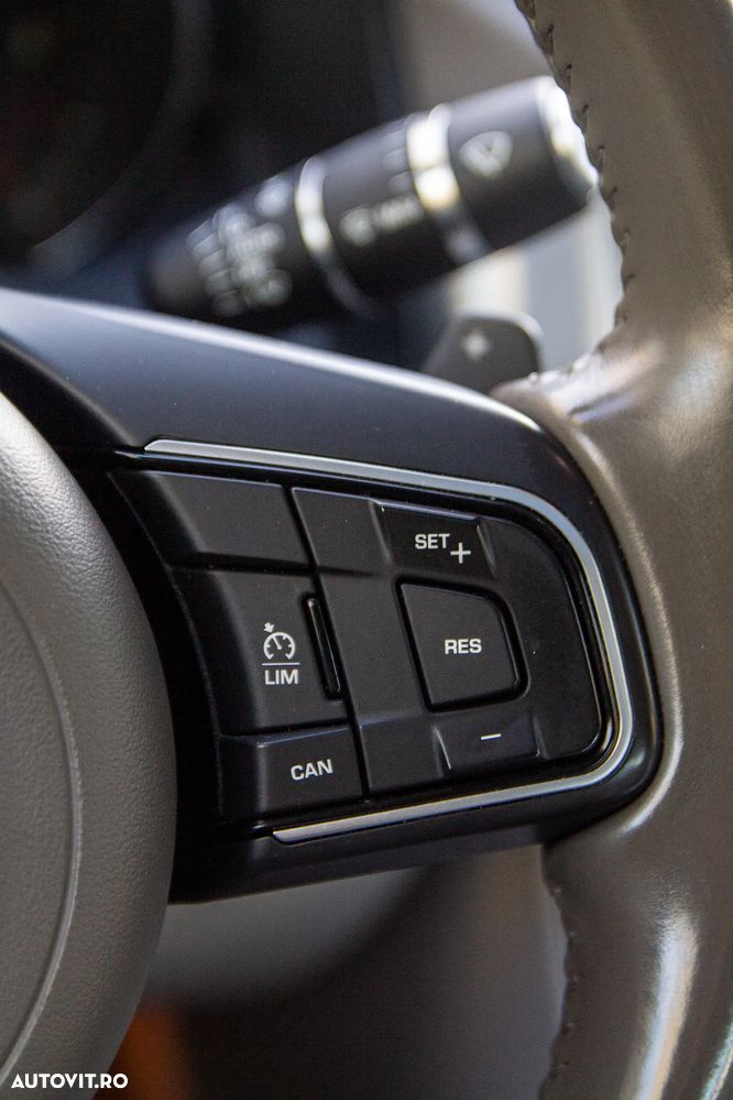 Jaguar XF 35t RWD Prestige - 29