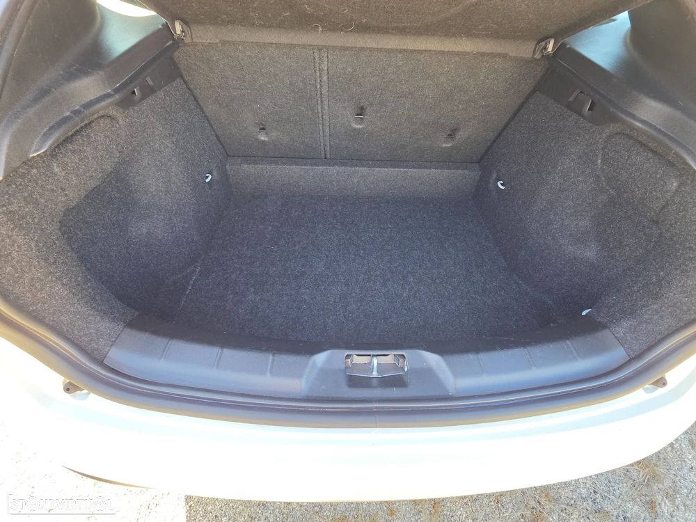 Volvo V40 - 20