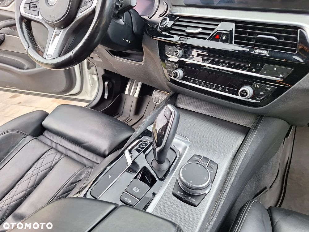 BMW Seria 5 530i xDrive M Sport sport - 19