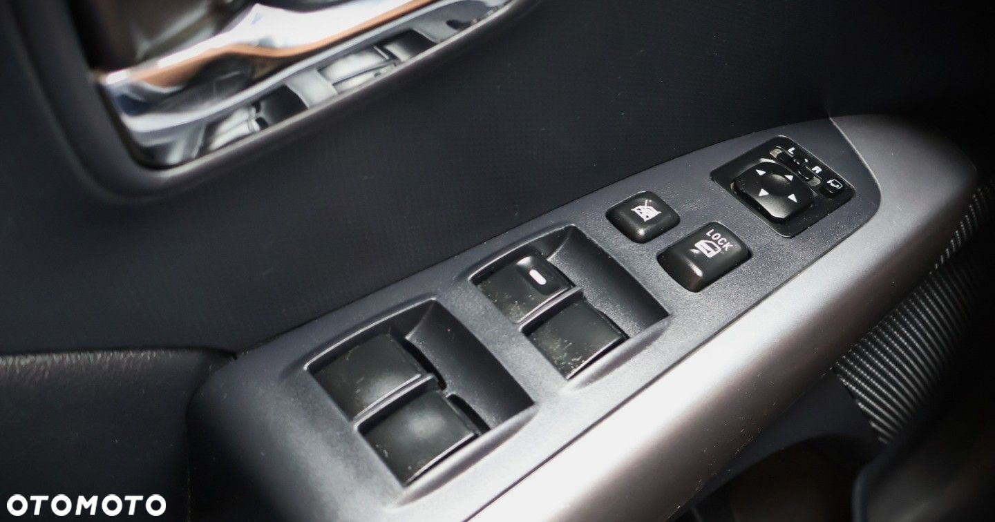Mitsubishi Outlander - 24