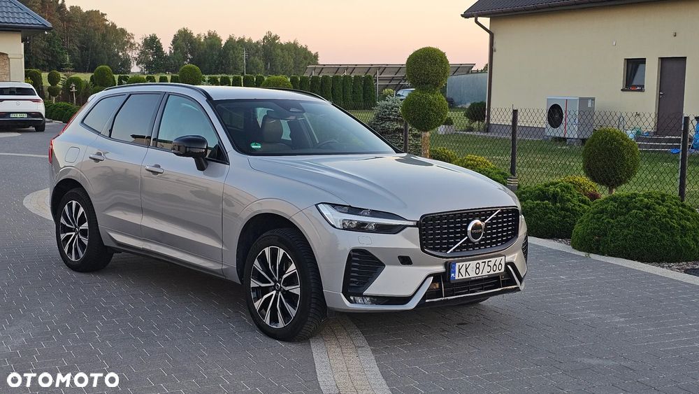 Volvo XC 60 B4 D AWD Plus Dark - 1