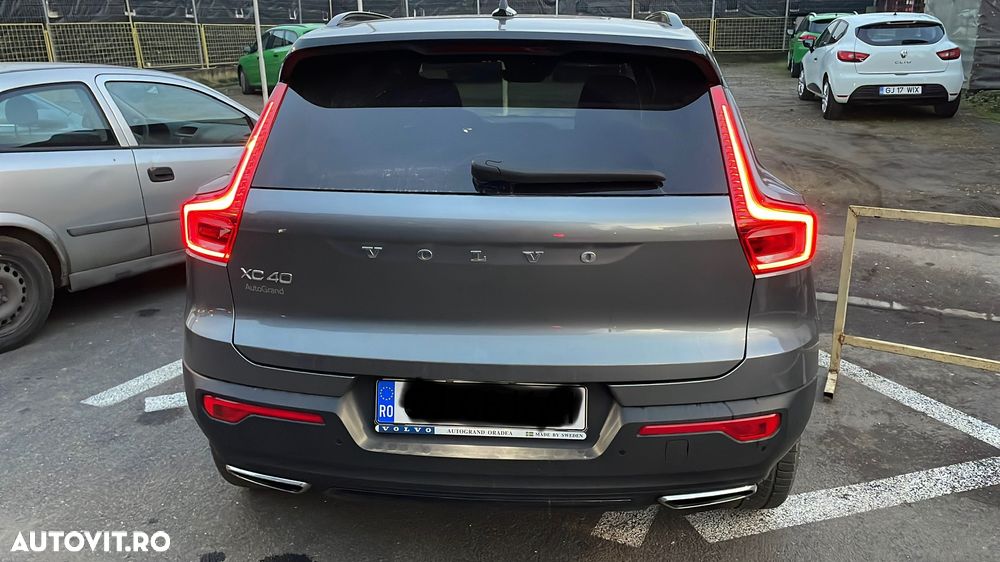 Volvo XC 40 D4 AWD R-Design - 3