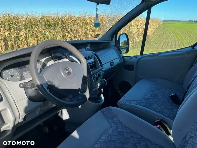 Opel Vivaro - 11