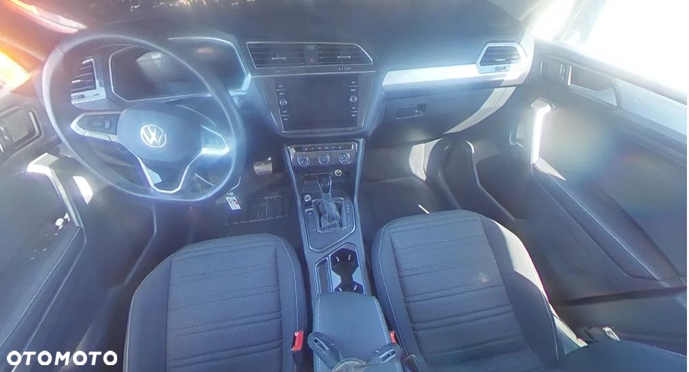 Volkswagen Tiguan - 11