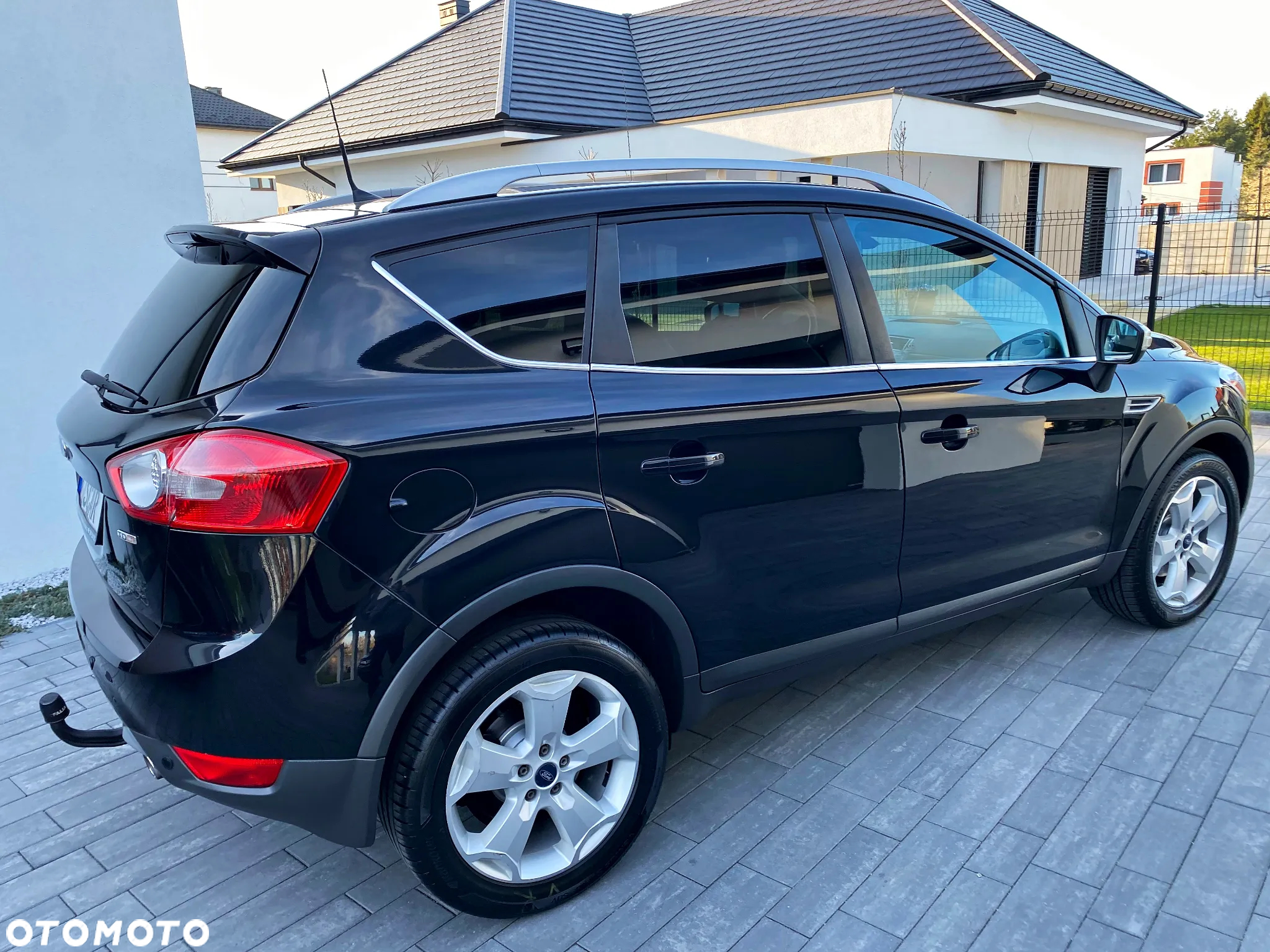 Ford Kuga 2.0 TDCi 2x4 Titanium - 13