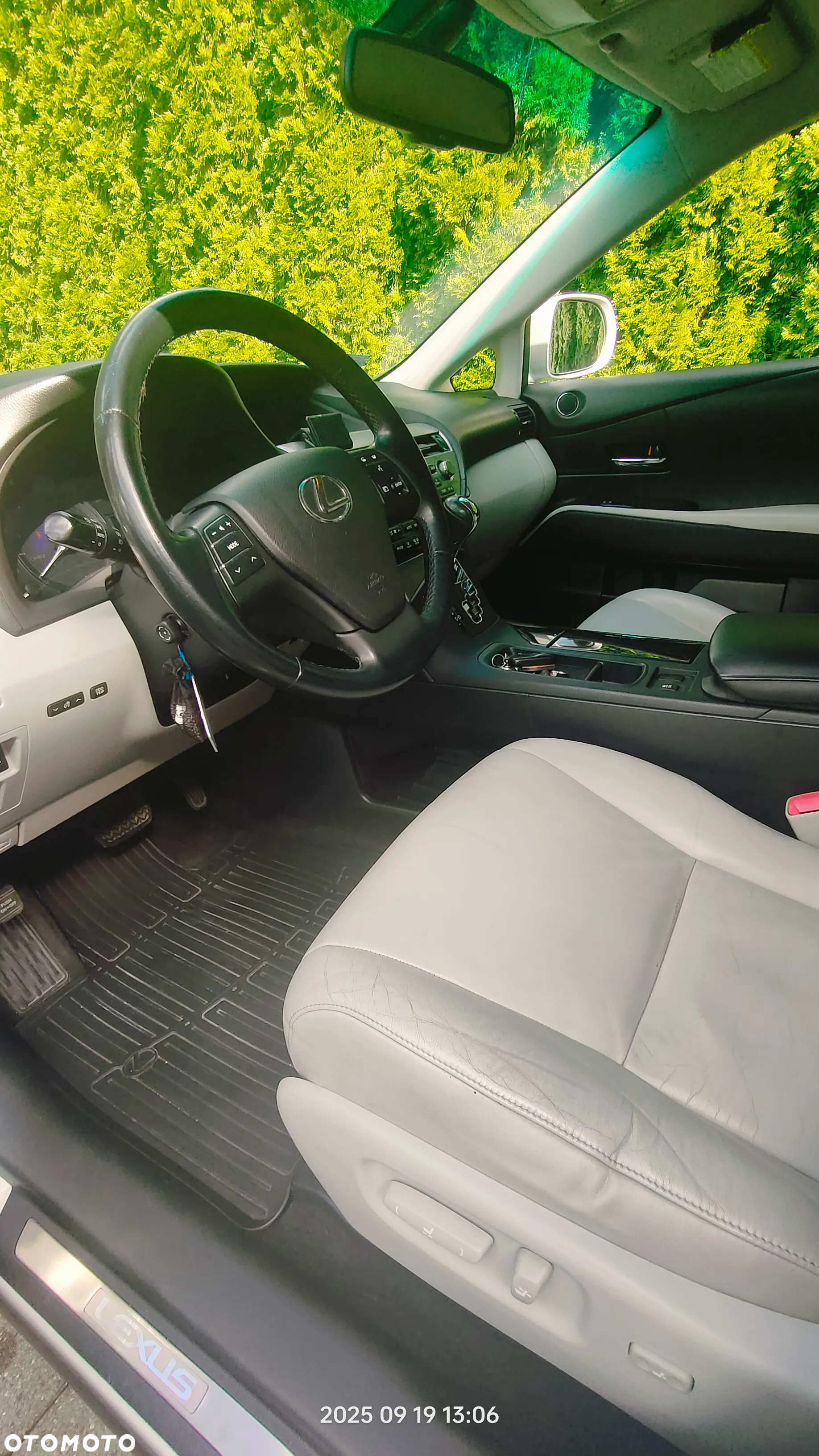 Lexus RX 400h (hybrid) - 11