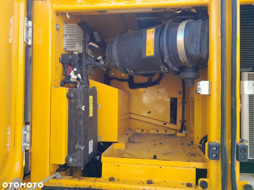 JCB 220x js220 2018R - 23