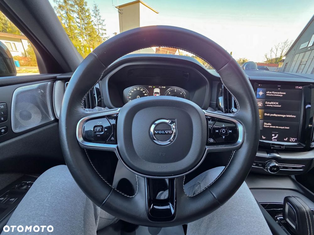 Volvo XC 60 B5 D AWD Geartronic RDesign - 25