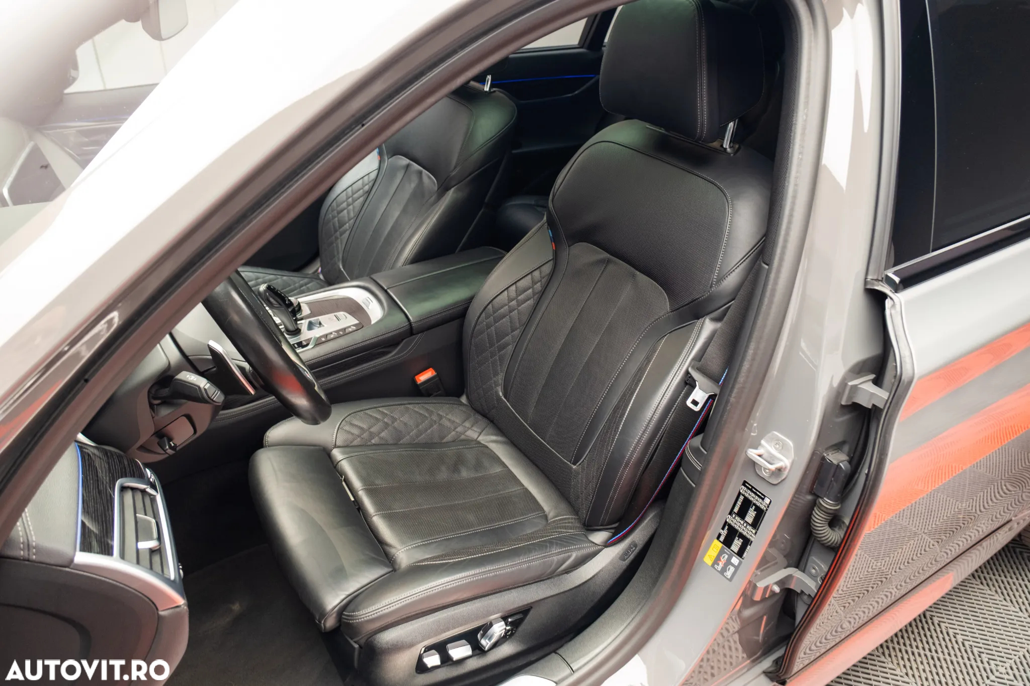 BMW Seria 7 745e - 25