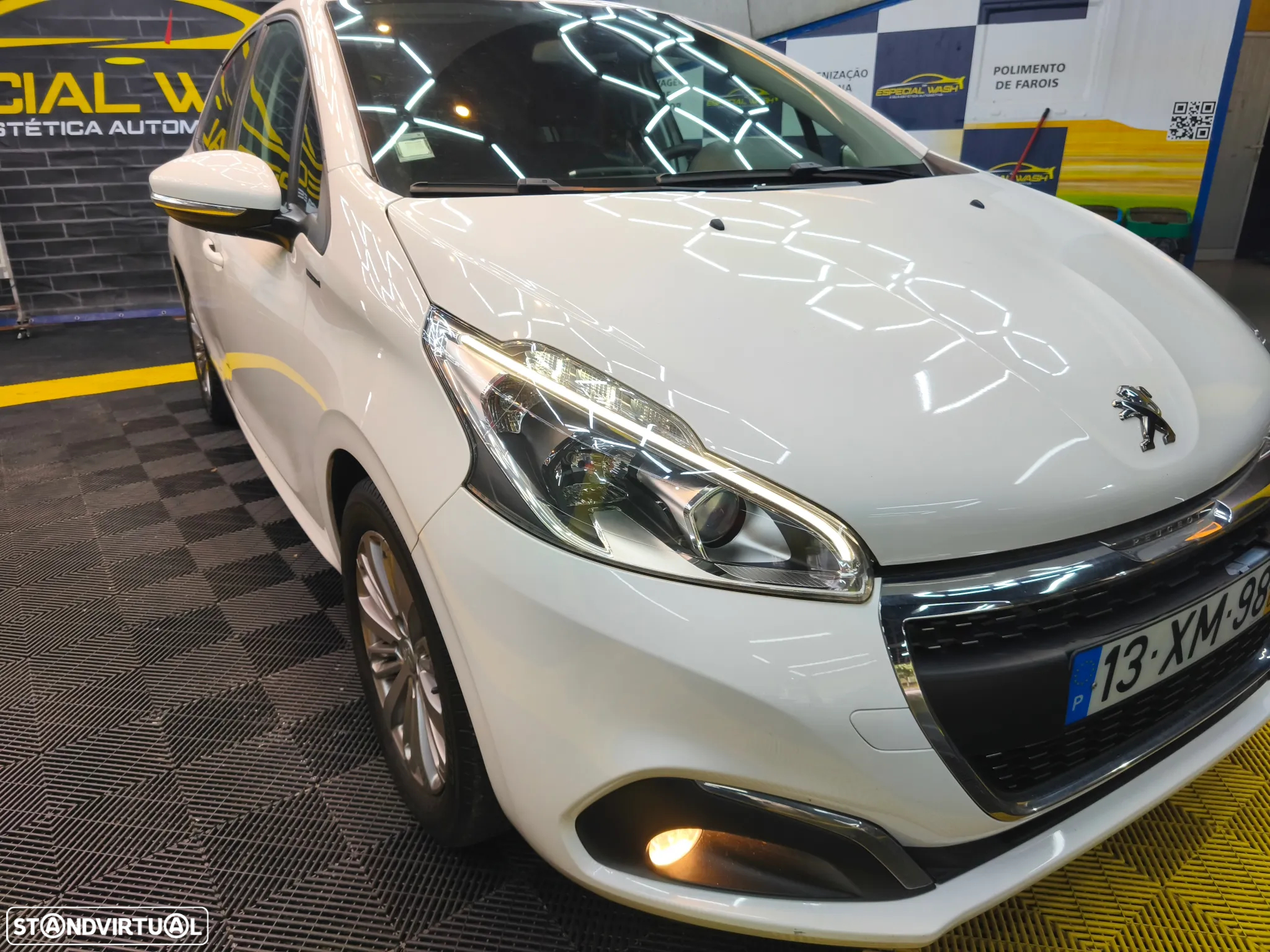 Peugeot 208 1.2 PureTech Signature - 9