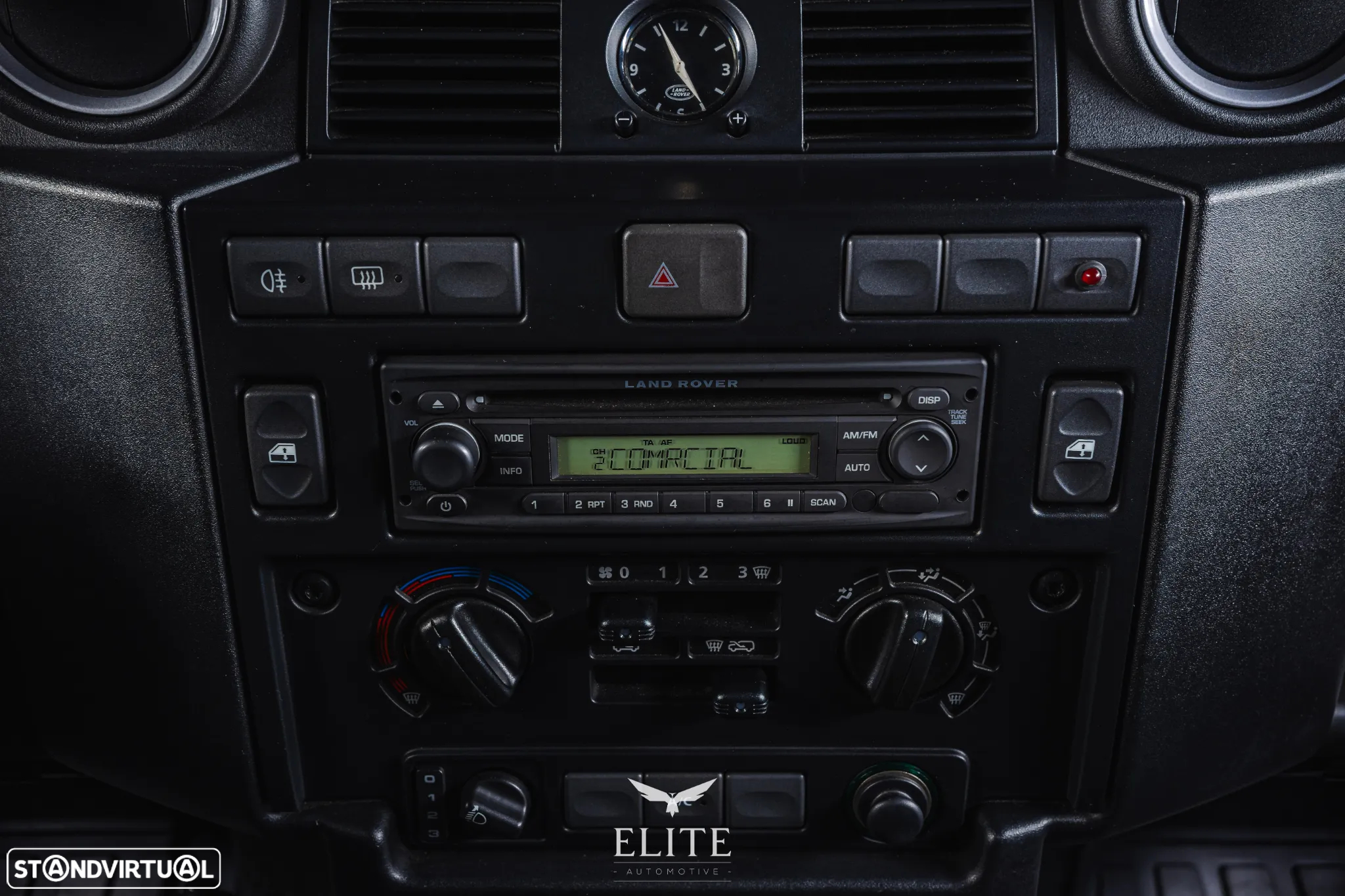 Land Rover Defender 90 SW 2.2 CRD SE - 28