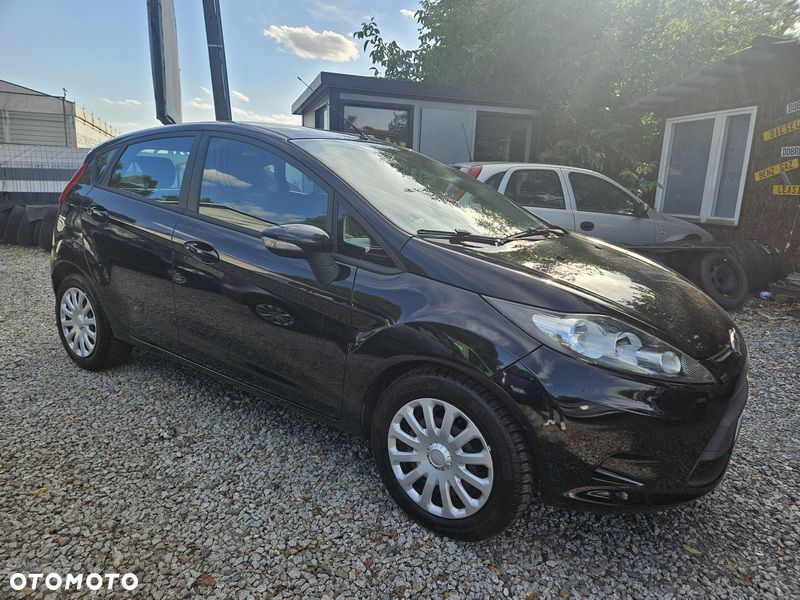 Ford Fiesta 1.25 Ambiente - 2