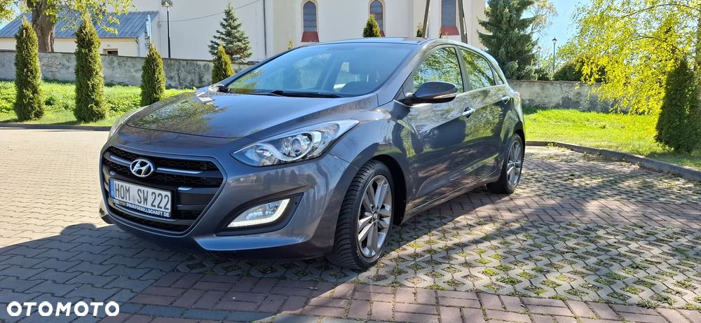 Hyundai i30 1.6 CRDI Intro Edition - 1