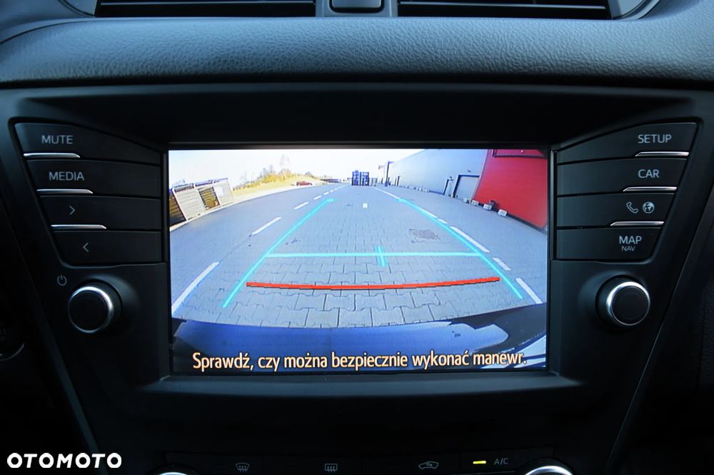 Toyota Avensis 2.0 Prestige MS - 18