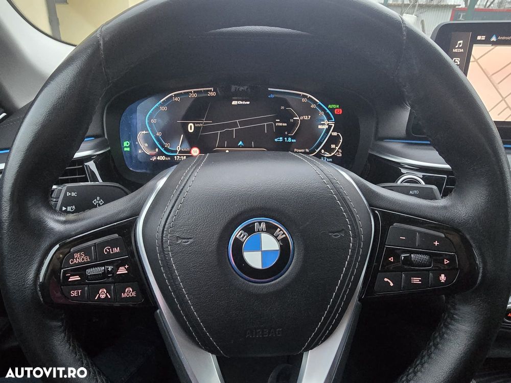 BMW Seria 5 530e Aut. Luxury Line - 10