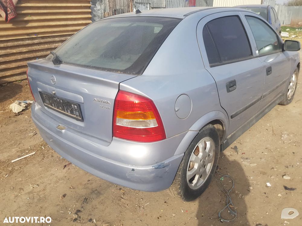 Dezmembrez Opel Astra g - 4
