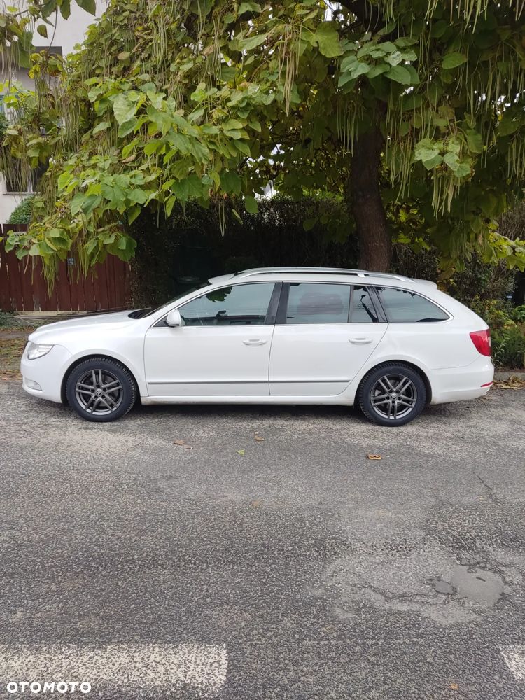 Skoda Superb 2.0 TDI DSG Ambition - 1