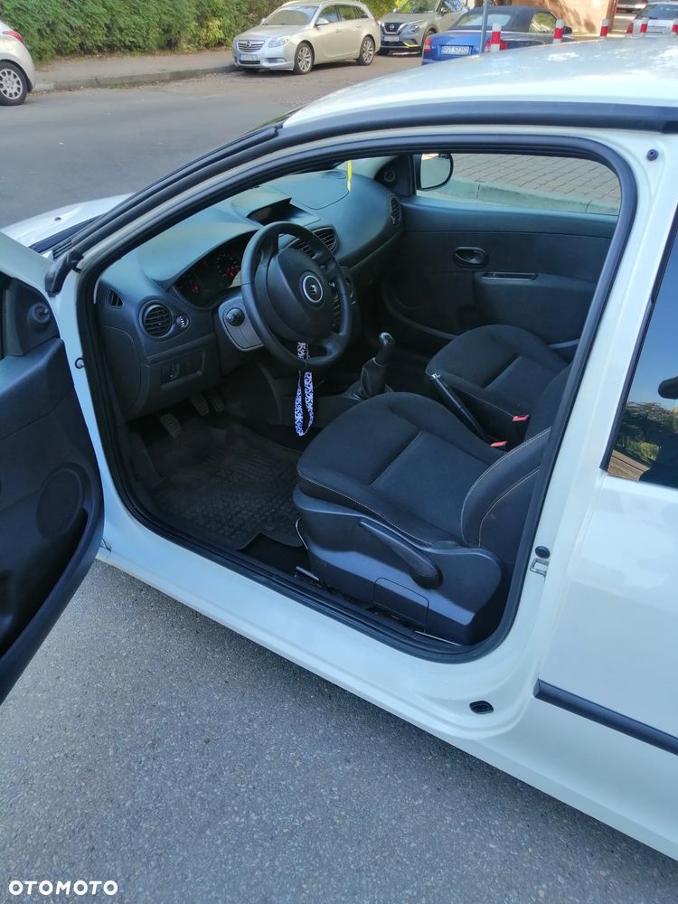 Renault Clio - 15