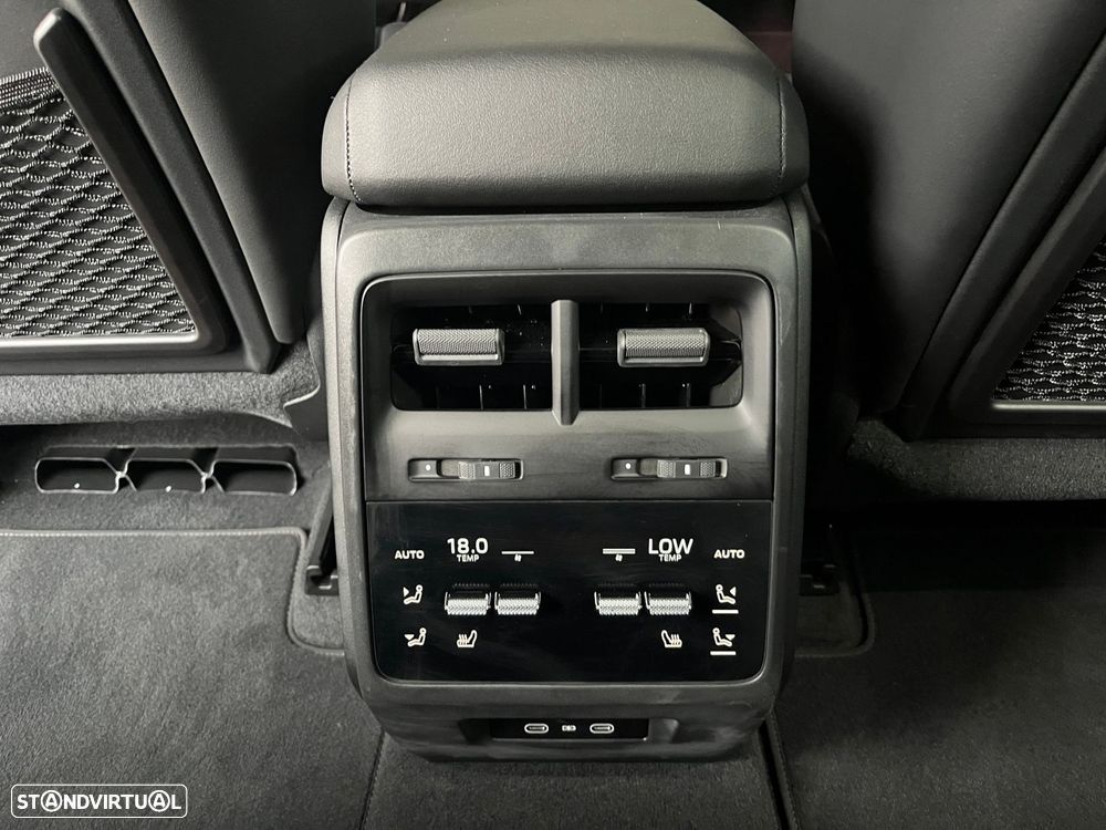 Porsche Macan Electric 4 - 36