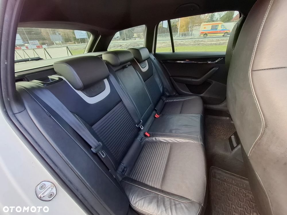 Skoda Octavia 2.0 TDI RS DSG - 4