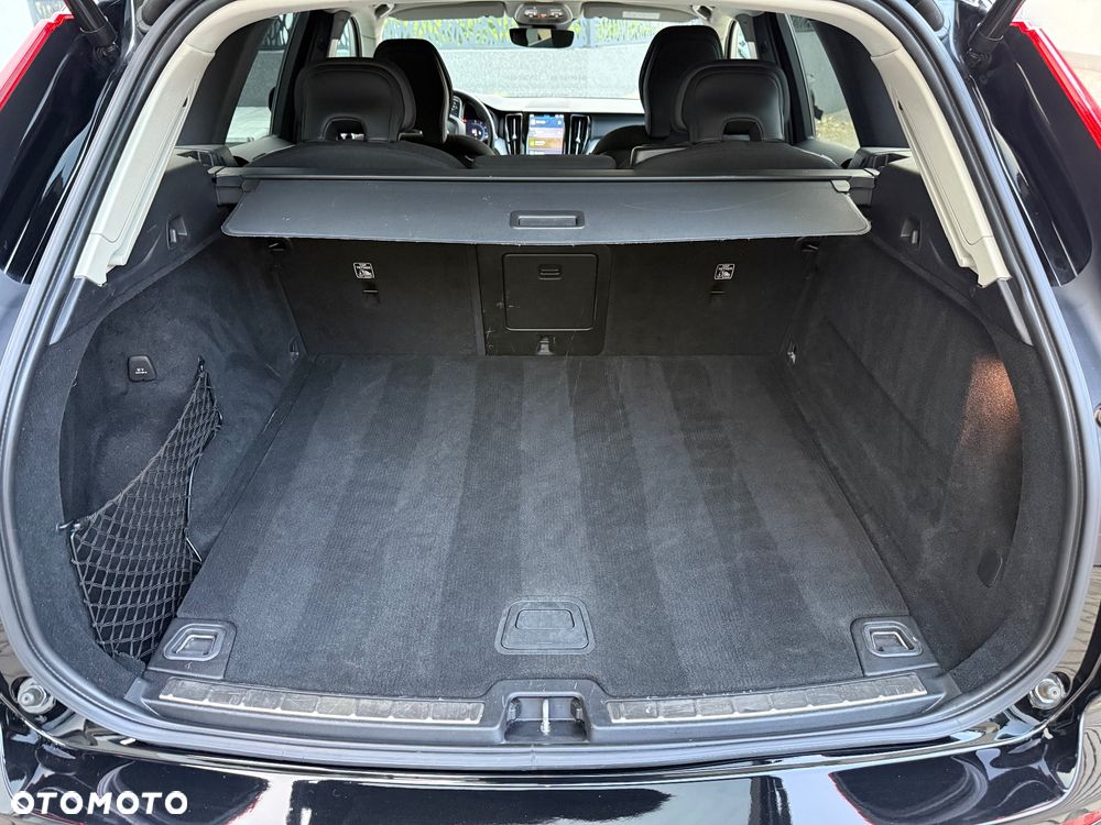 Volvo XC 60 B4 D Geartronic Momentum Pro - 39