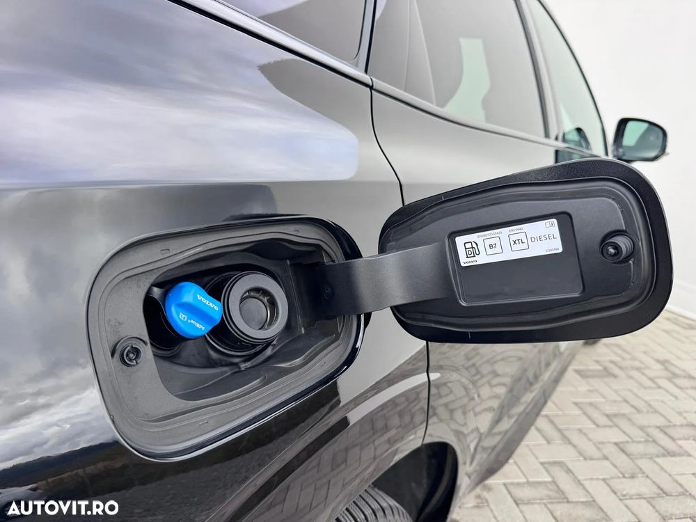 Volvo XC 60 B5 MHEV AT8 AWD Momentum Pro - 7