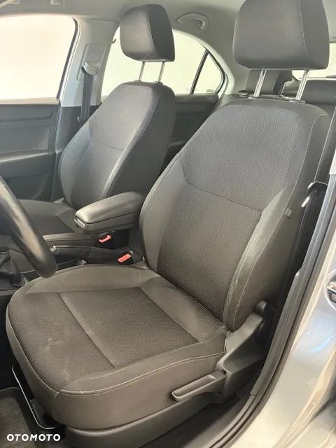 Skoda RAPID 1.2 TSI Ambition - 12