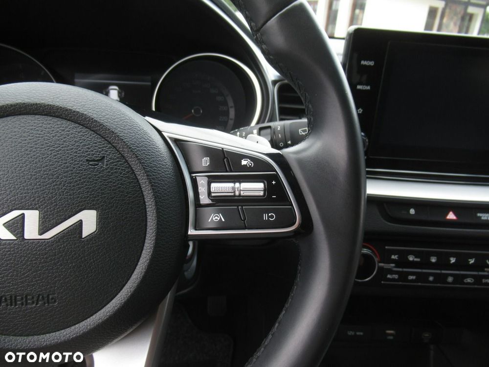 Kia Ceed 1.5 T-GDI M DCT - 14