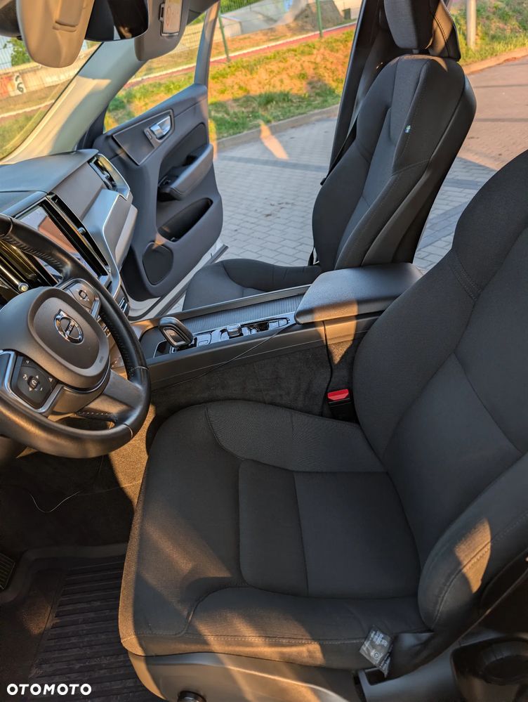 Volvo XC 60 B4 B Momentum - 16
