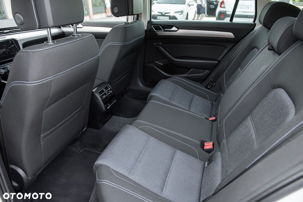 Volkswagen Passat Variant - 29